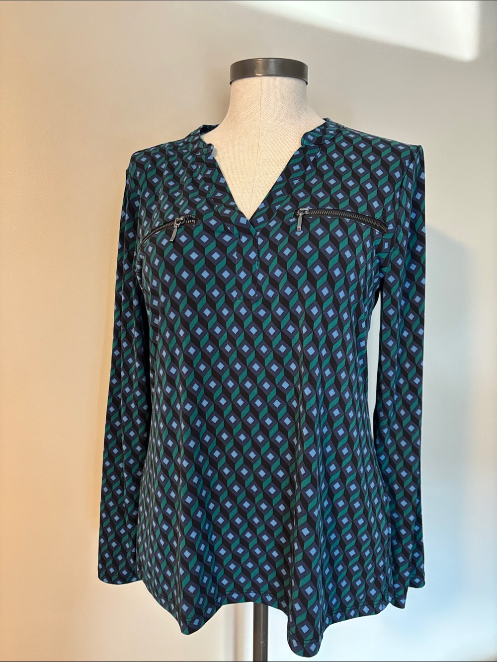Jaclyn Smith Navy & Teal Geometric Long-Sleeve V-Neck Tunic